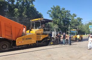 Новый асфальтоукладчик и каток XCMG введены в эксплуатацию - 1